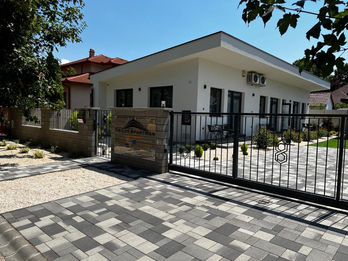 Th-Lux Apartman Hajdúszoboszló Buitenkant foto